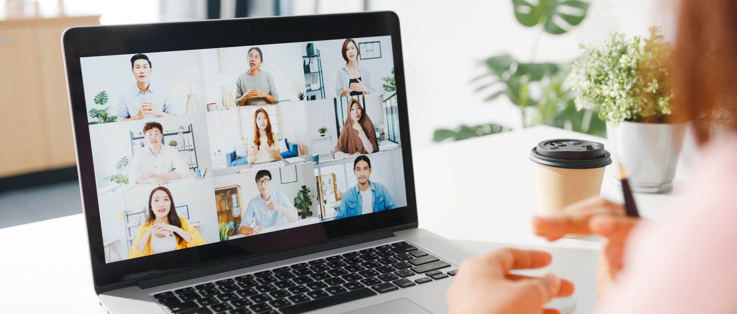Webináre pre jazykárov – online výučba cez videokonferenciu